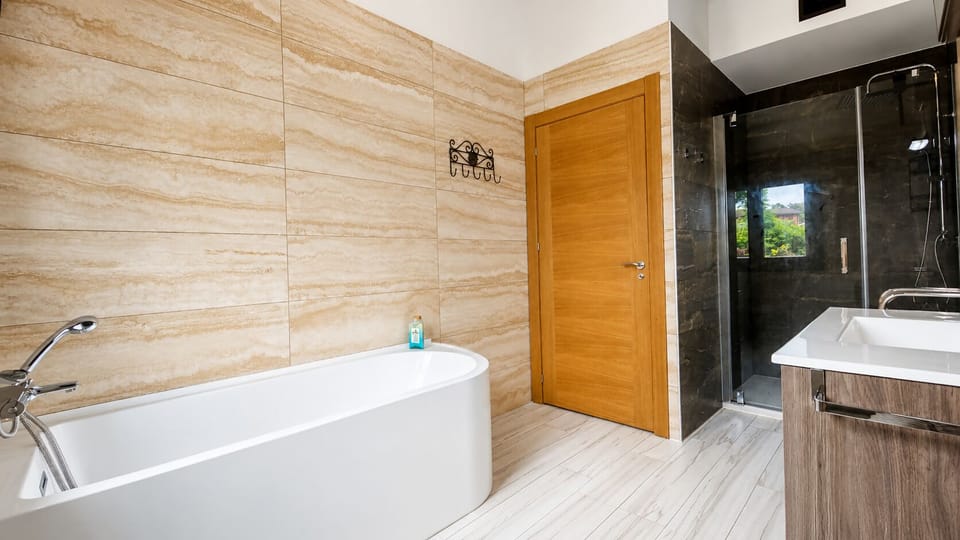 Shower,Bathroom