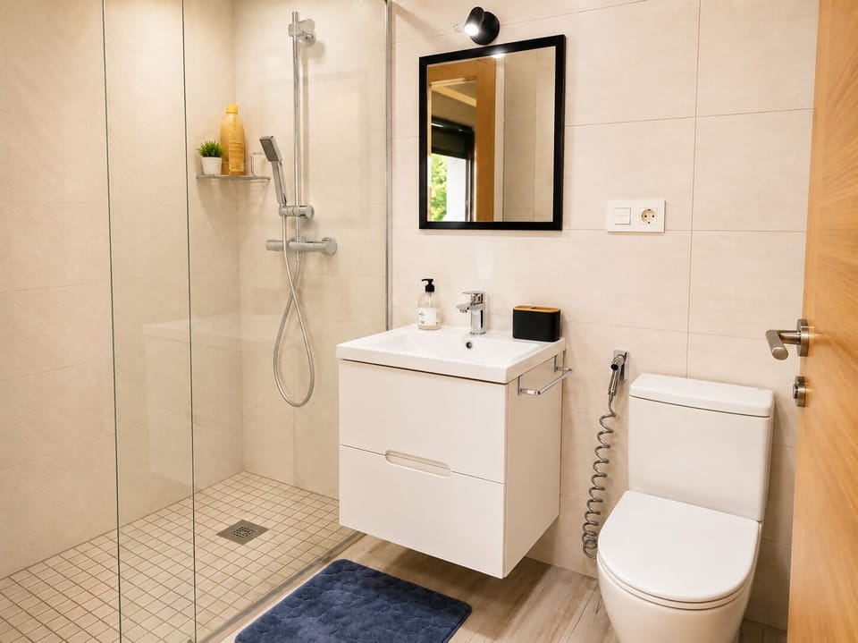 Shower,Bathroom