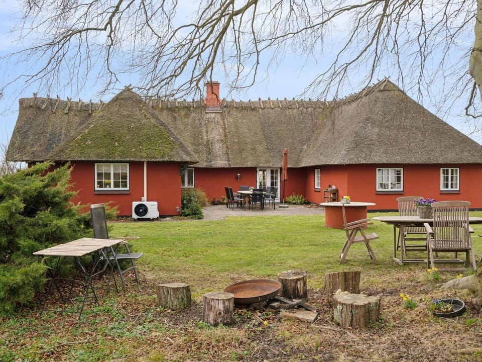 House | Outdoor dining
