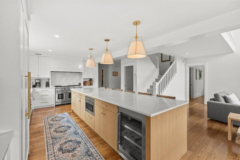 Luxury Farmhouse Retreat Close to Stowe Mountain (7519)