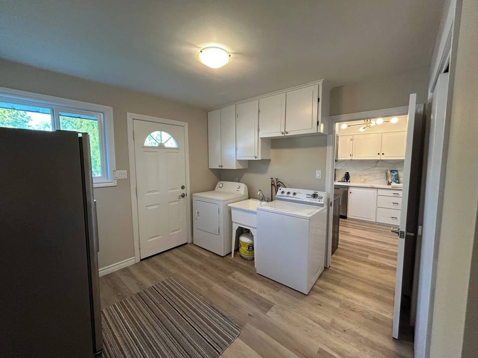 Bungalow, 3 Bedrooms, Fireplace | Interior