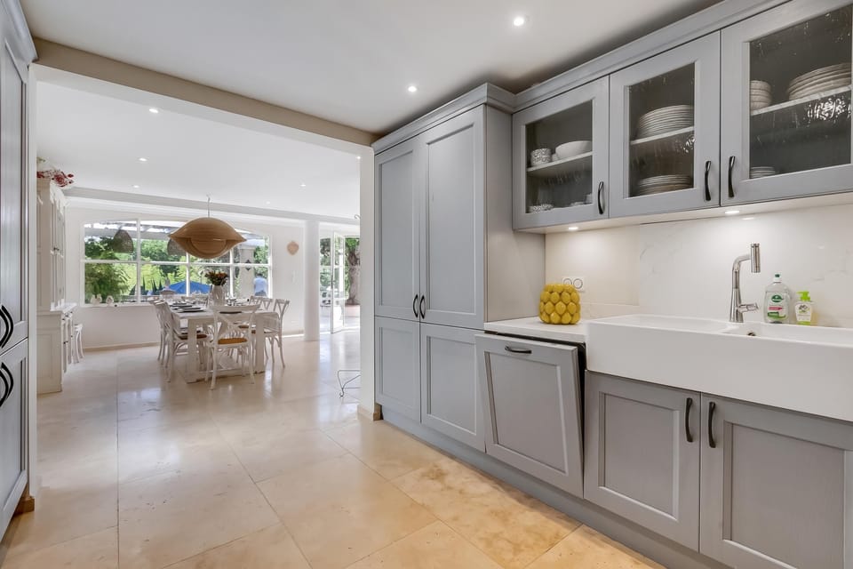 Kitchen and dining area