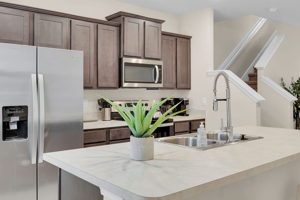 Kitchen: Modern amenities meet functional design—perfect for culinary adventures!