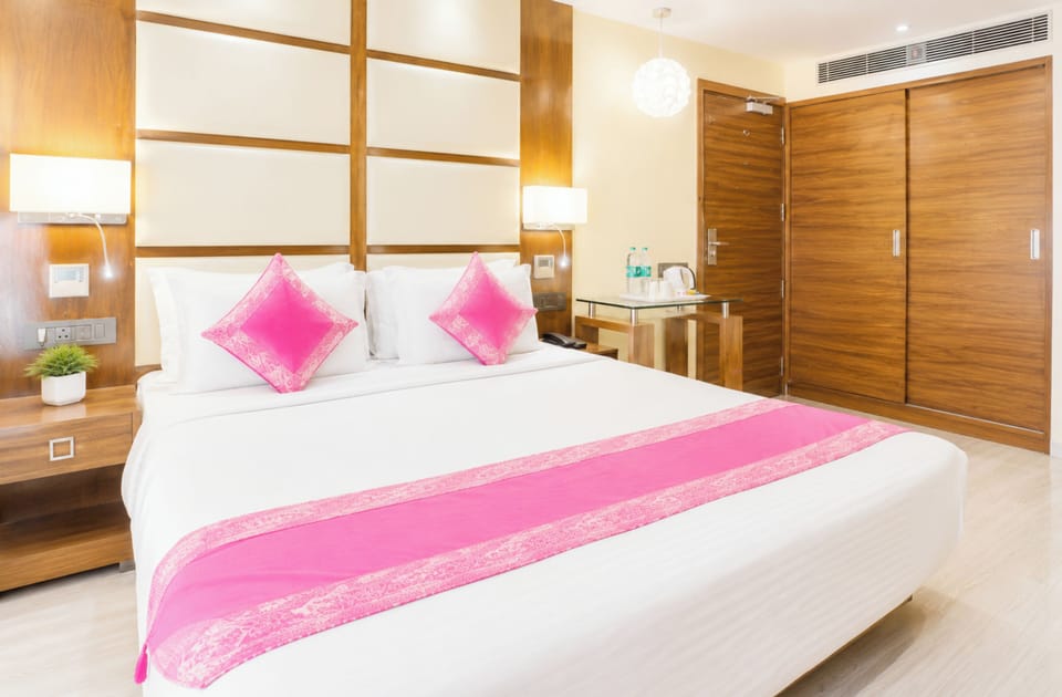 Hypo-allergenic bedding, desk, soundproofing, free WiFi
