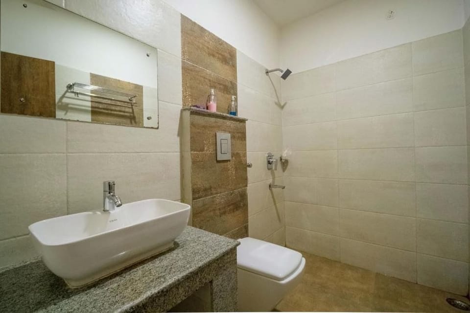 Standard Room | Bathroom