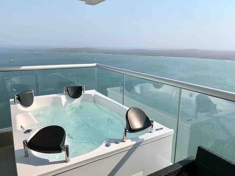 Outdoor spa tub