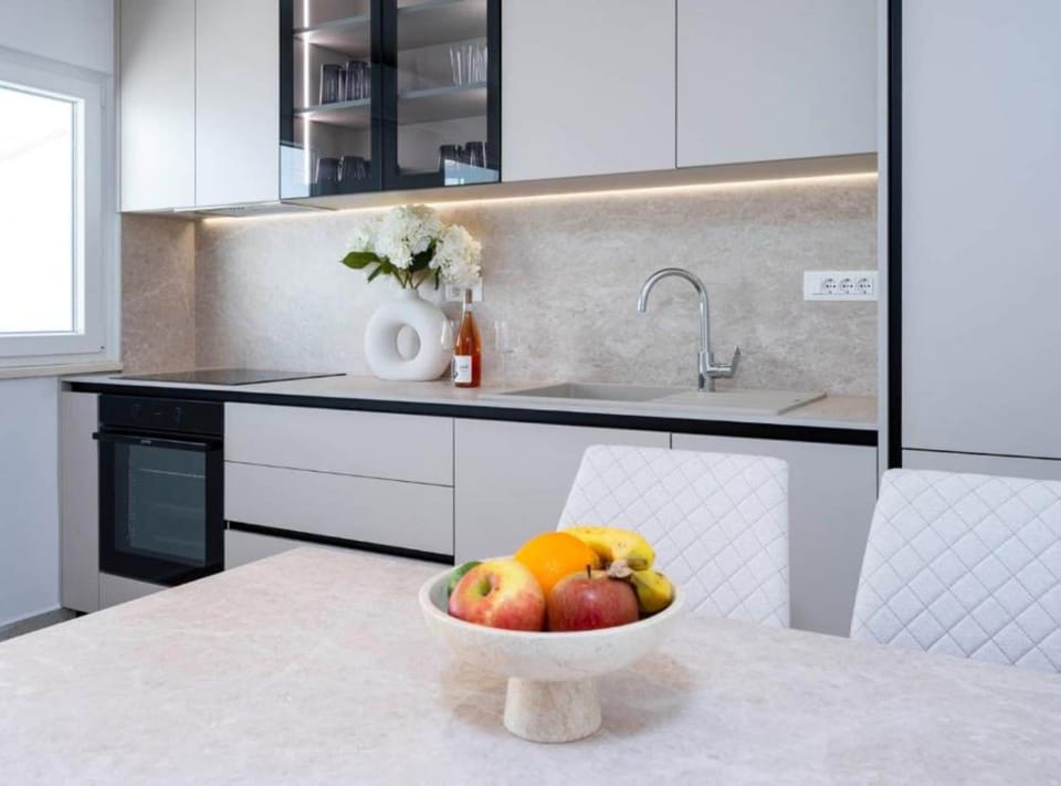 Apartment (Apartment With Terrace And Balcony) | Dining room