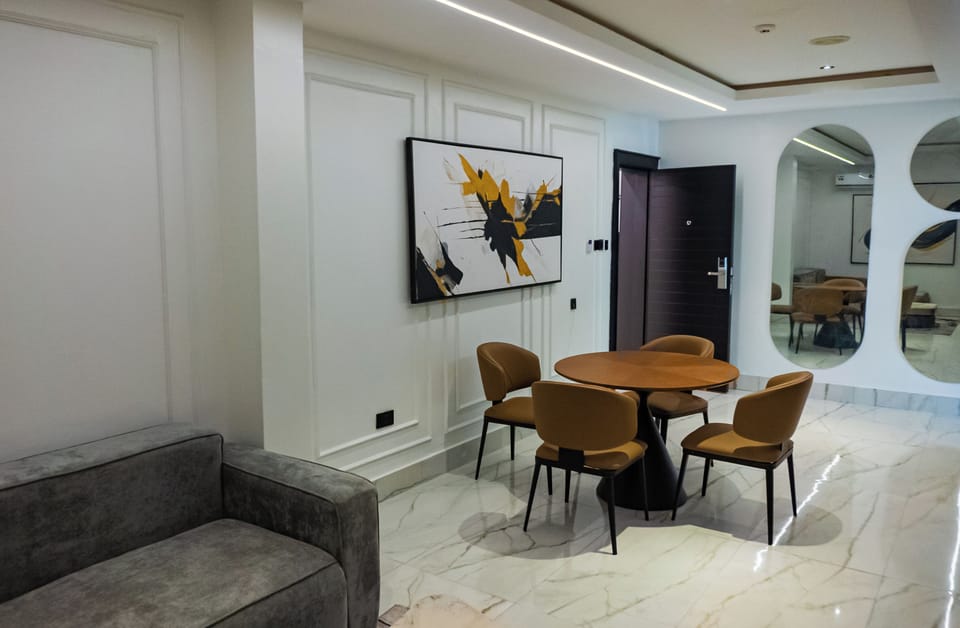 Suite | Interior