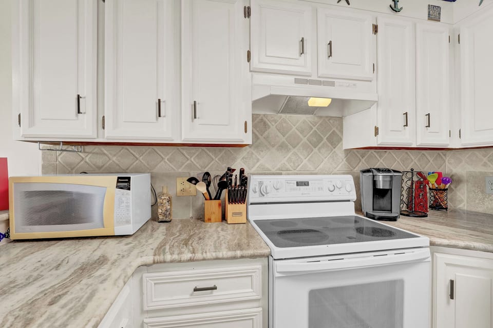 Kitchen - Kitchen