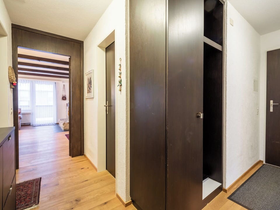 Flooring, Floor, Wall, Wood, Interior Design, Wood Flooring, Ceiling, Door, Room, Laminate Flooring
