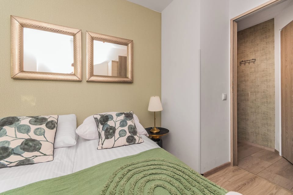 Comfort Apartment | Iron/ironing board, WiFi (free)