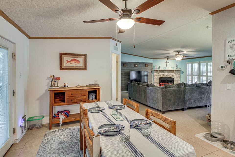 House (4 Bedrooms) | Interior