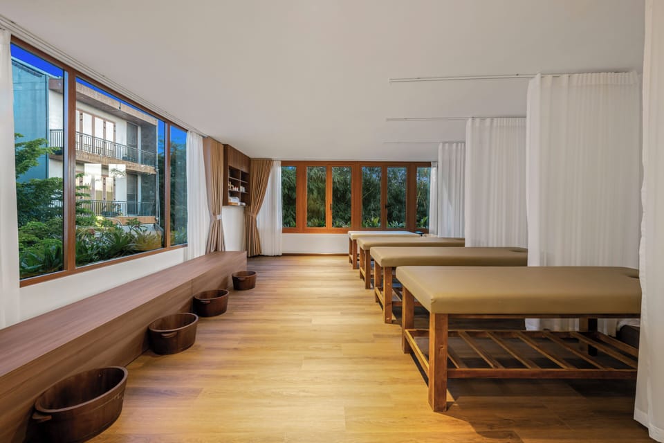Couples treatment rooms, body treatments, aromatherapy