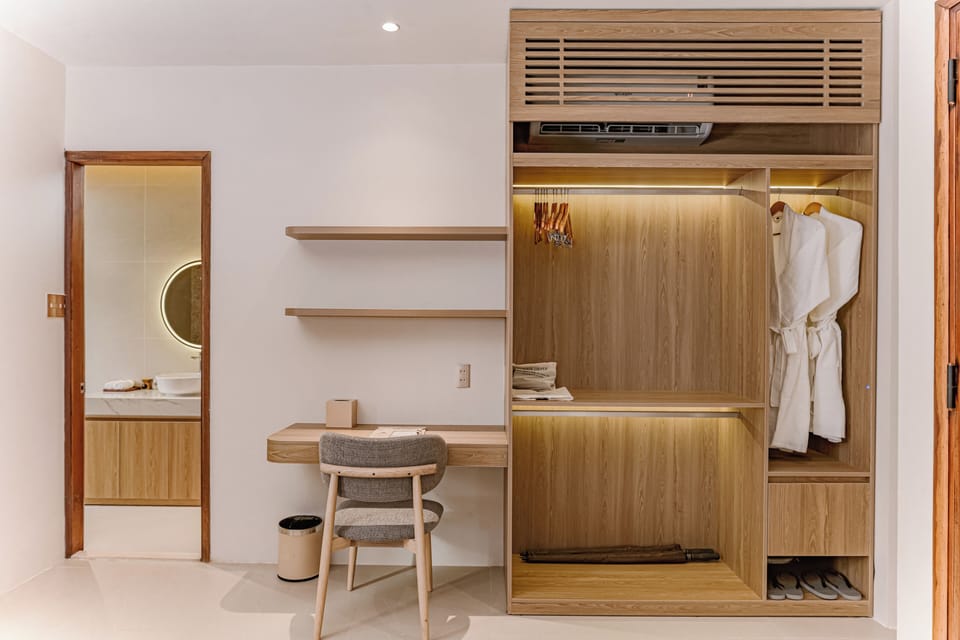Family Studio, Kitchen, Tower | Bathroom | Shower, hydromassage showerhead, designer toiletries, hair dryer