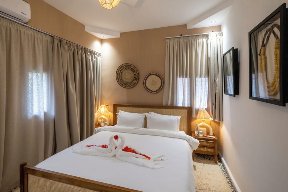 Presidential Suite, Mountain View | Minibar, in-room safe, blackout drapes, free WiFi