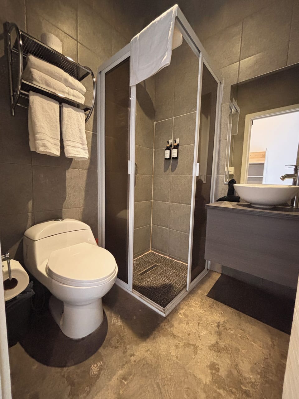 Superior Room, 1 Queen Bed, Balcony | Bathroom | Combined shower/tub, rainfall showerhead, free toiletries, hair dryer