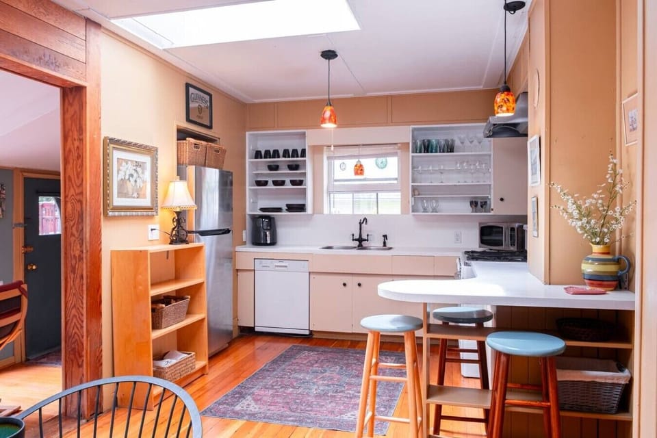 Well-equipped kitchen for meals, snacks, and coffee