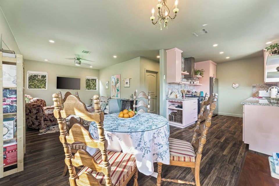 House, 2 Bedrooms, Smoking, Patio | Dining room