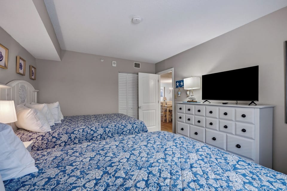 Beach Colony 516 - Guest Bedroom