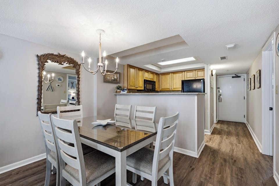 Beach Colony 516 - Dining