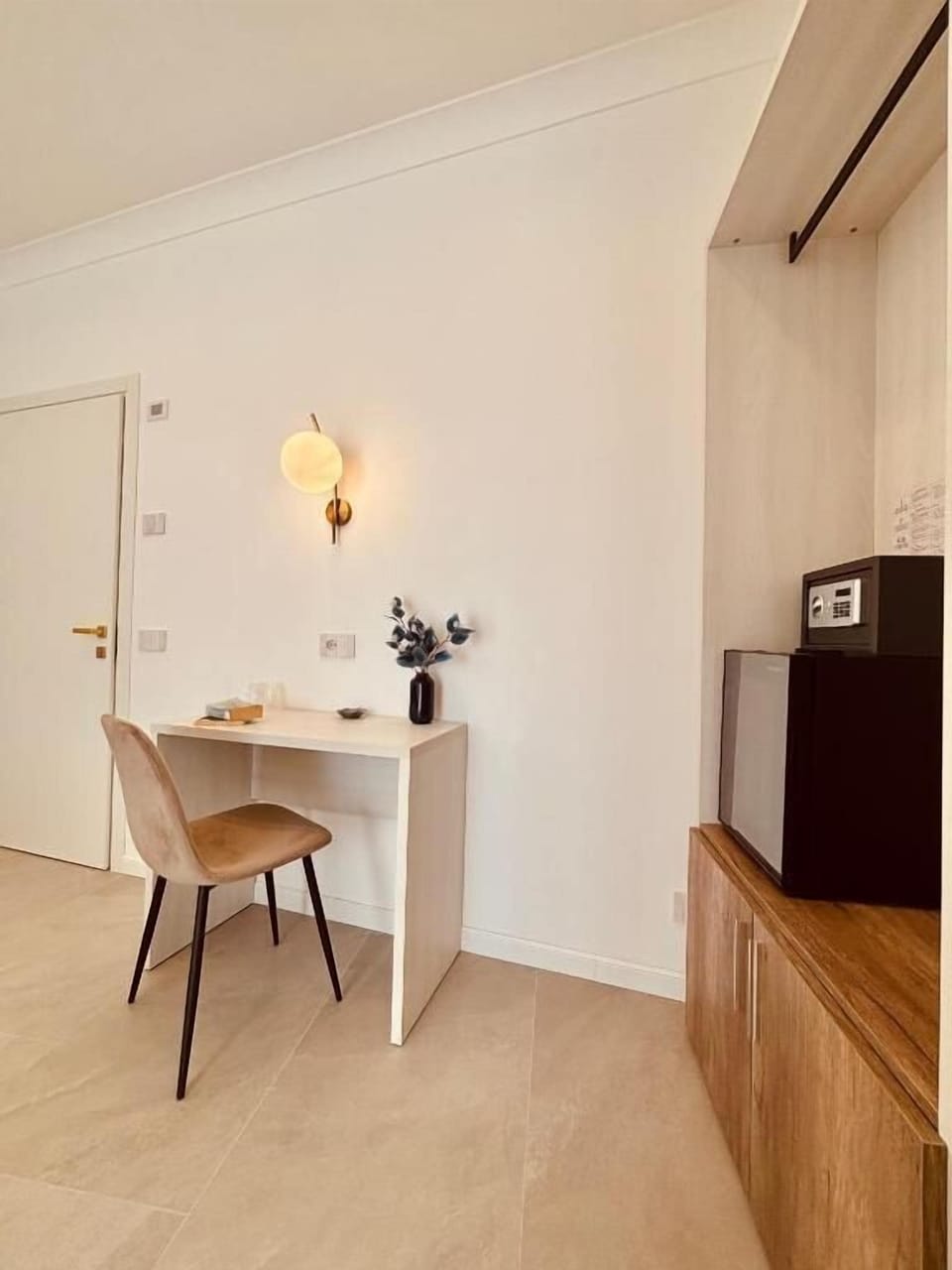 Deluxe Double Room, Balcony, Sea View | Interior