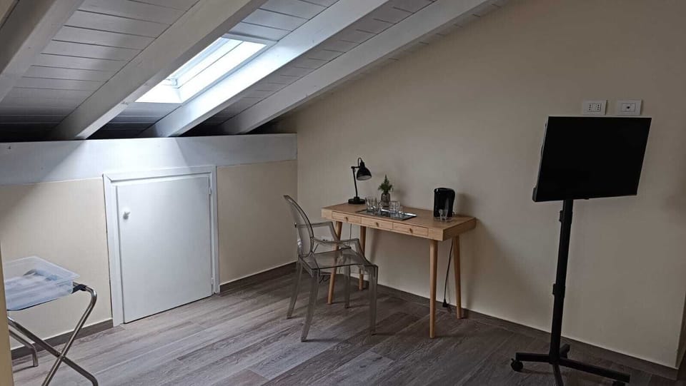 Comfort Double Room, 1 Queen Bed, Private Bathroom | Interior