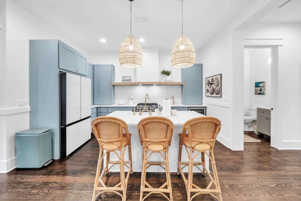 Fully Stocked Gourmet Kitchen