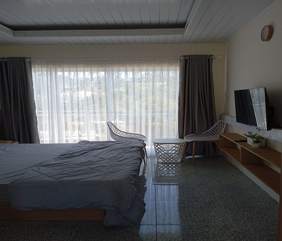 Deluxe Villa, Lake View | Free wired internet