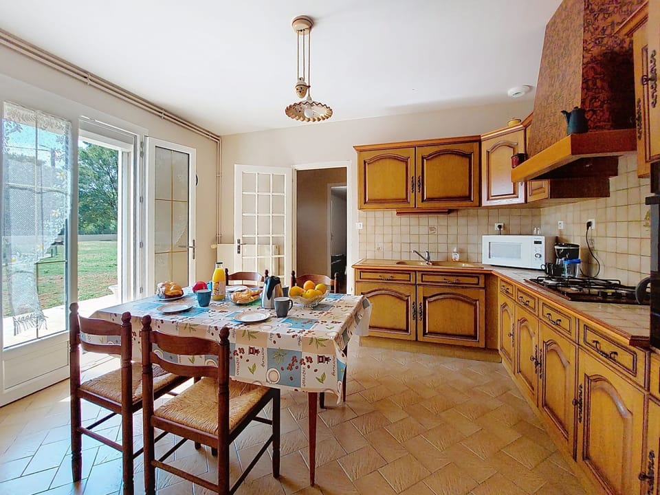 Kitchen / Dining Room