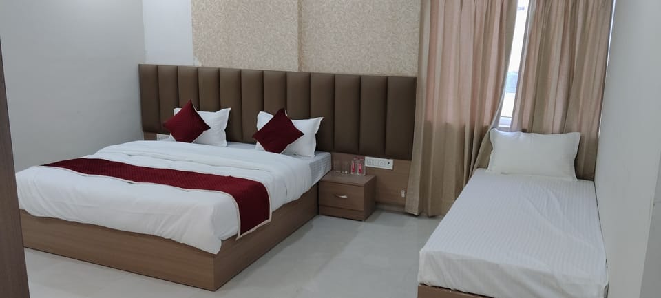 Royal Triple Room, City View | Soundproofing, iron/ironing board, free WiFi
