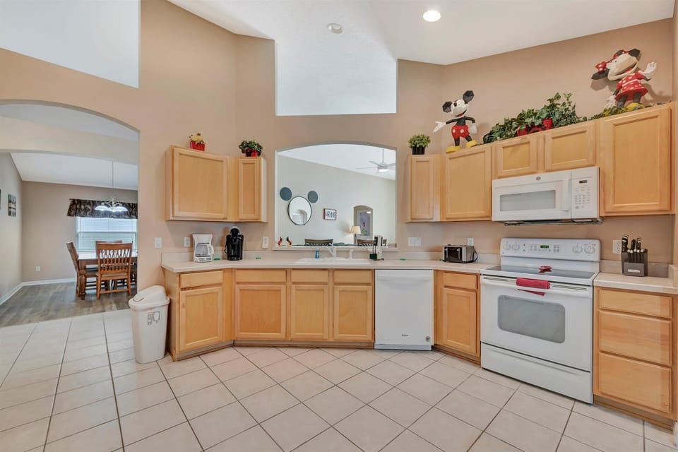 Design House, 4 Bedrooms, Private Pool | Private kitchen | Coffee/tea maker, toaster, blender, freezer
