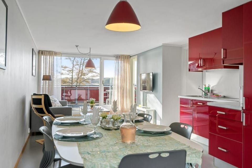 Family Apartment, Balcony, Lake View | Dining