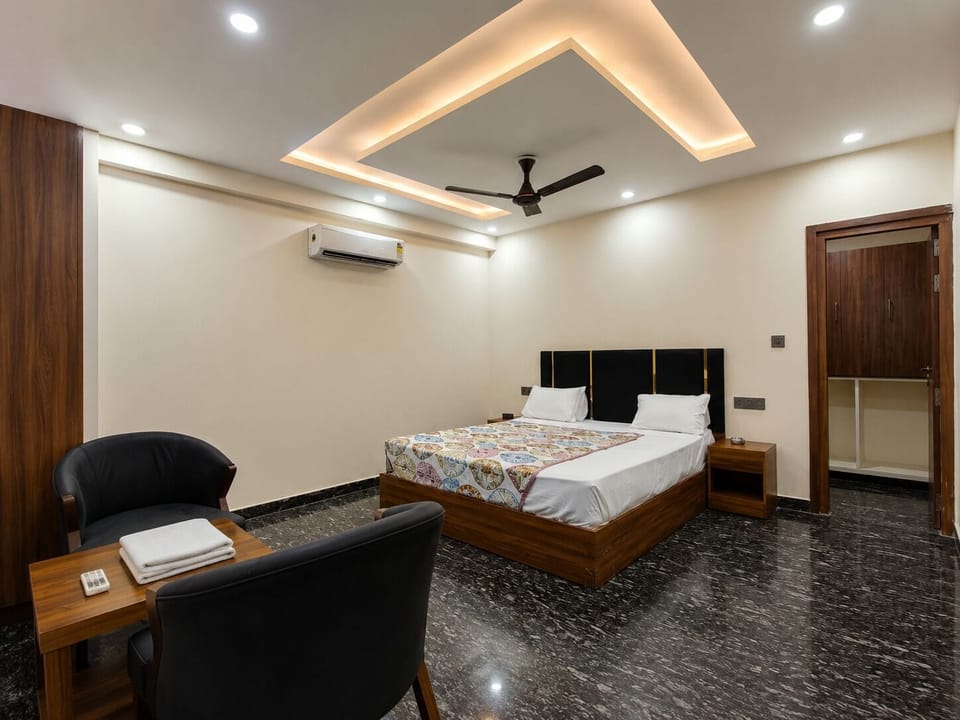 Deluxe Double Room, Balcony, Garden View | Free WiFi