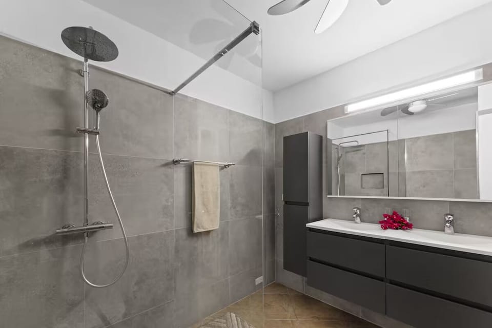 bathroom1