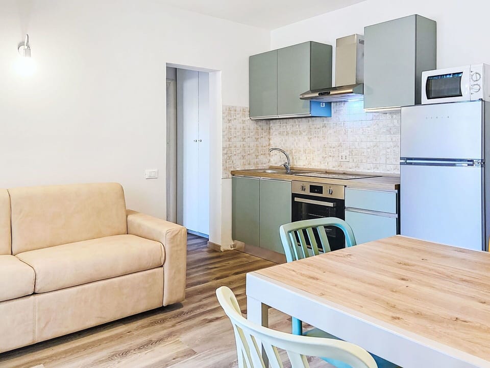 Furniture, Interior Design, Flooring, Floor, Wood, Major Appliance, Room, Kitchen, Ceiling, Kitchen Appliance