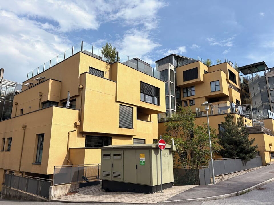 Building, Residential Area, Facade, Neighbourhood, Apartment, Architecture, Urban Design, Home, Balcony, Condominium