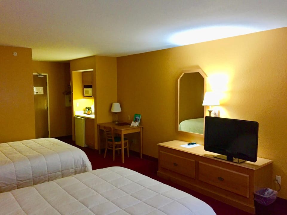 Desk, soundproofing, iron/ironing board, cribs/infant beds