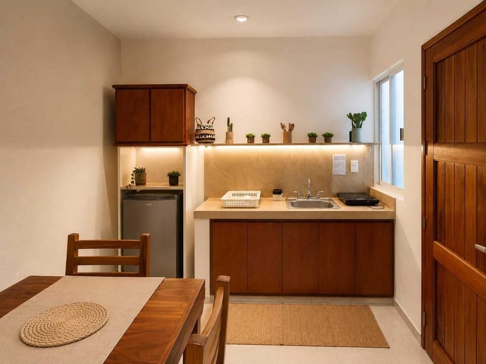 Superior Suite | Private kitchen | Toaster, blender, coffee grinder, paper towels