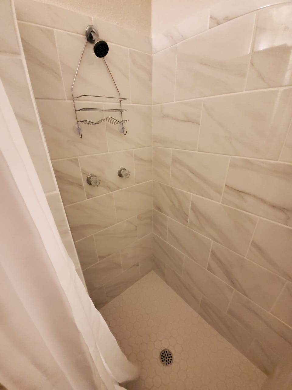 Deluxe Double Room, 2 Double Beds, Non Smoking | Bathroom | Shower, towels, soap, shampoo