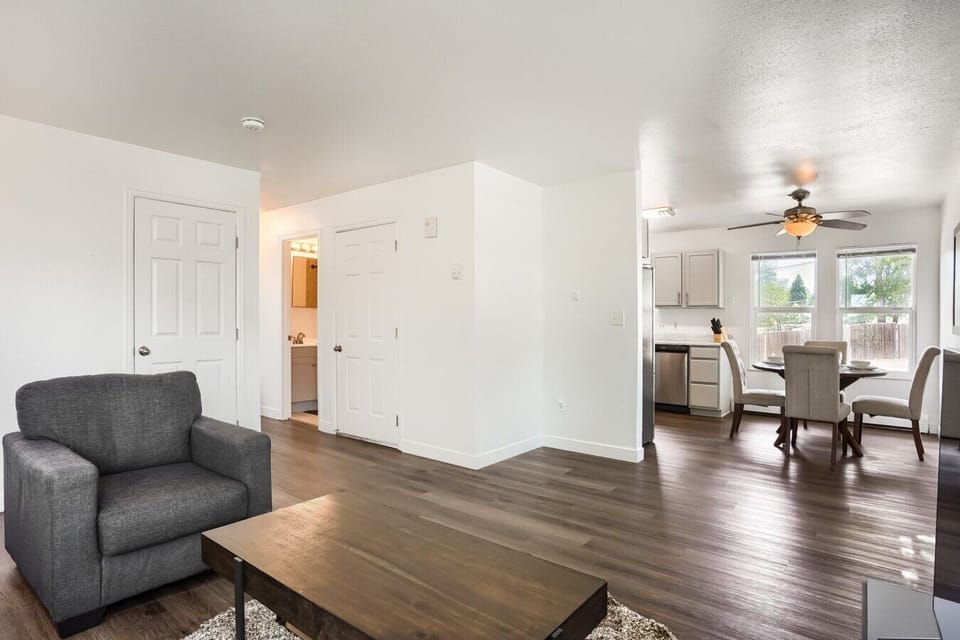 Down the hallway from the living room you`ll find all 3 bedrooms