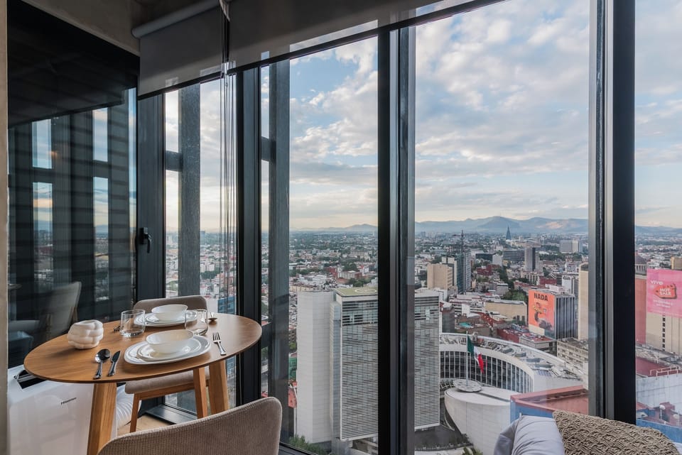 Deluxe Studio, City View | Dining