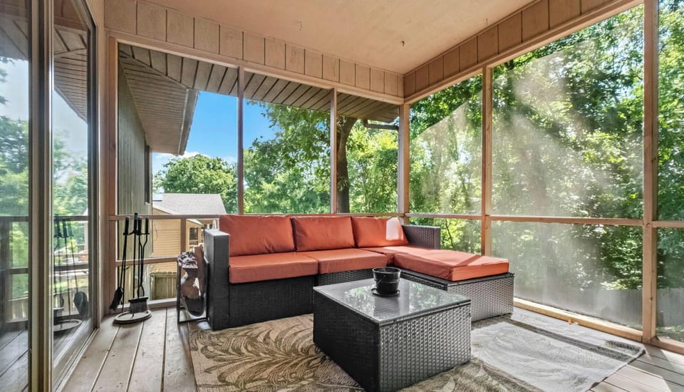 Screened in Porch