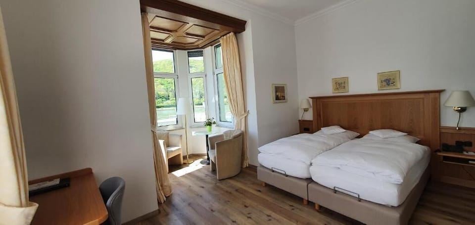 Deluxe Double Room, Balcony | In-room safe, desk, blackout drapes, soundproofing