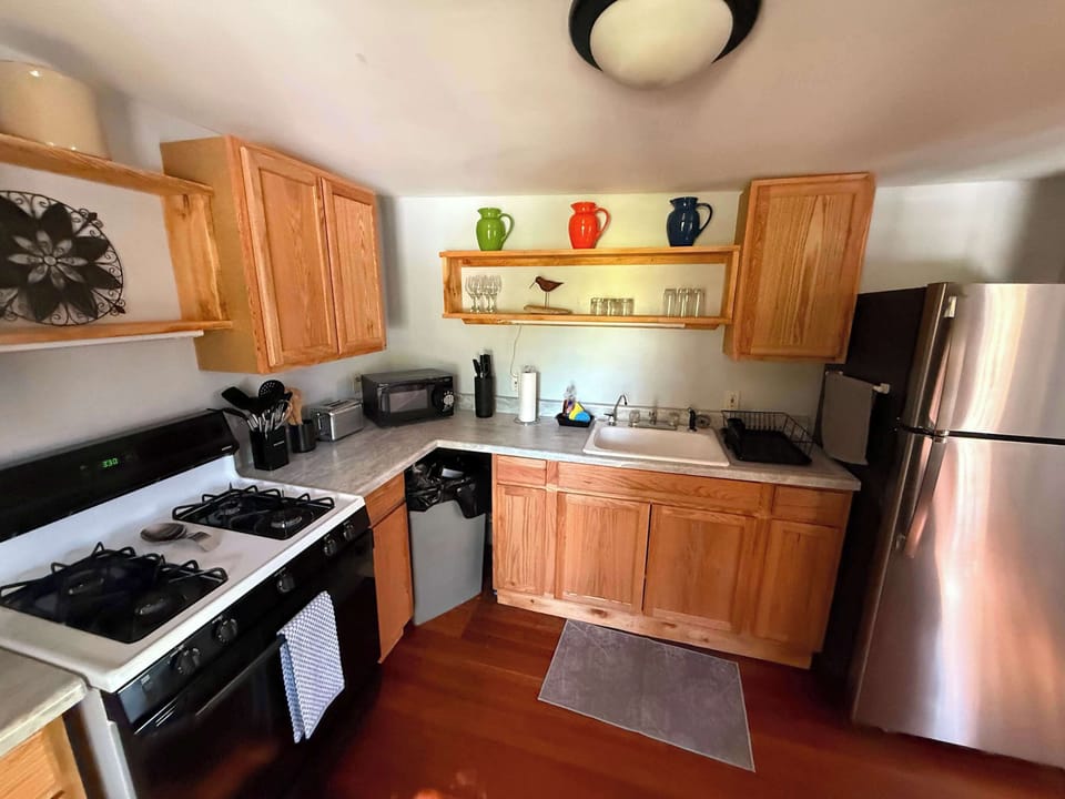 Basic Apartment, 2 Bedrooms, Balcony | Private kitchen