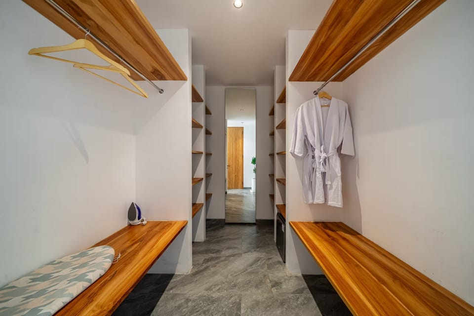 Luxury Villa, 6 Bedrooms, Private Pool, Courtyard View | Interior
