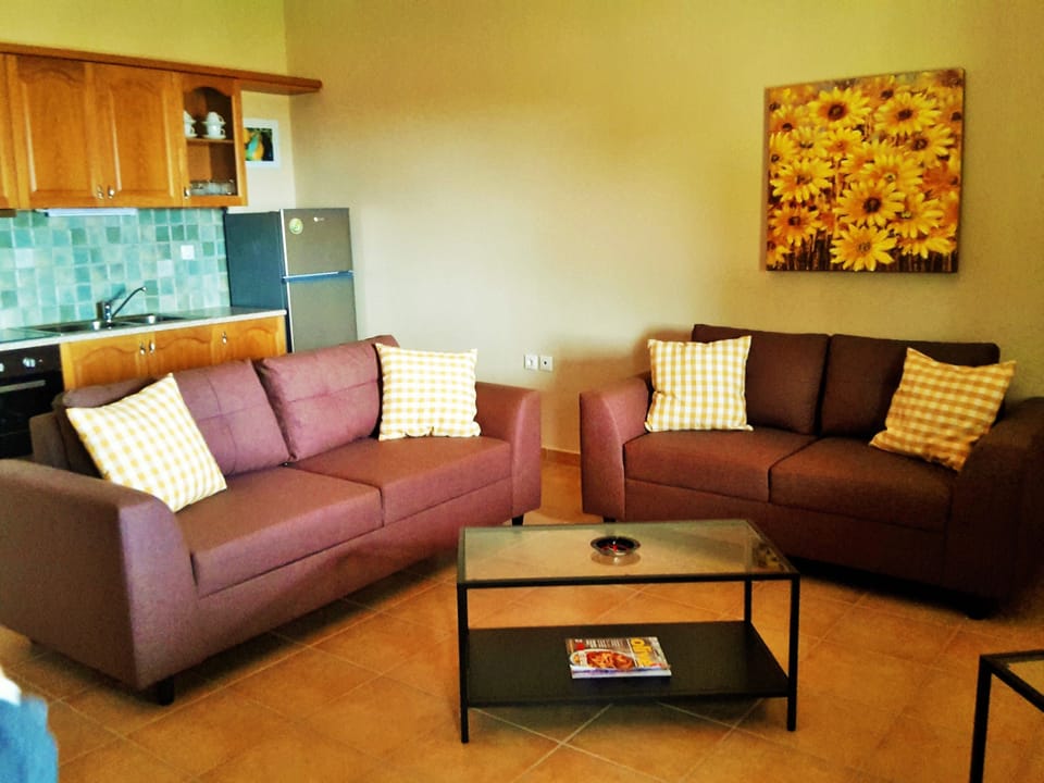 Villa, 2 Bedrooms | Living area | TV