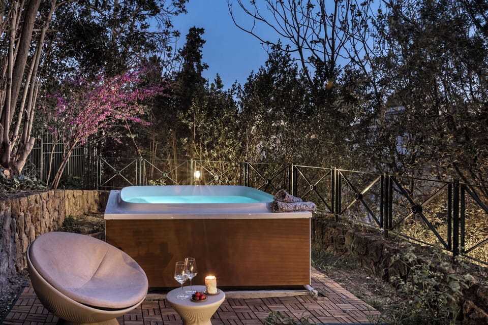 Building Exterior, Garden, Hot Tub, Outdoor, Pool, Spring, Summer, Wellness