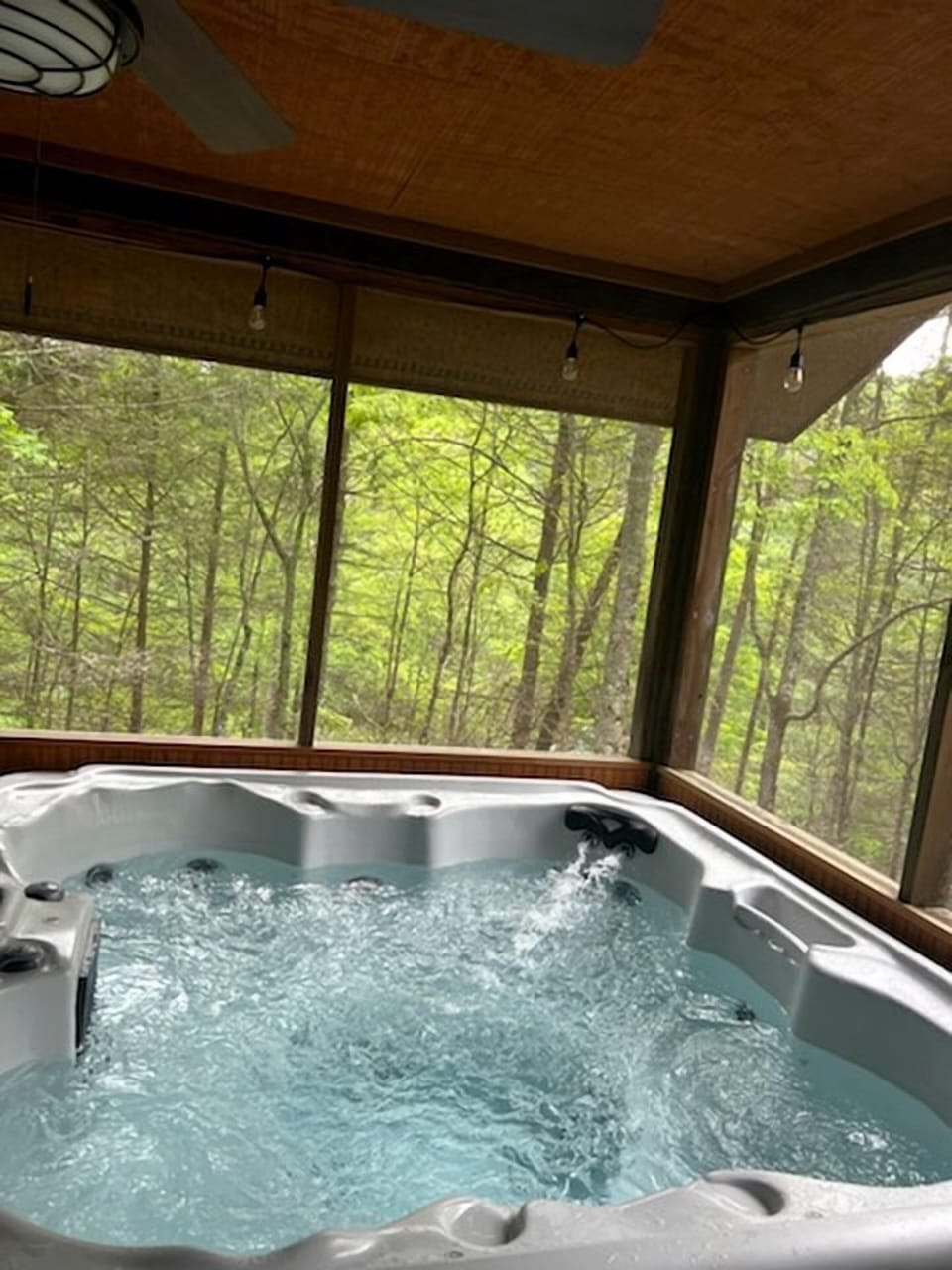 Indoor spa tub