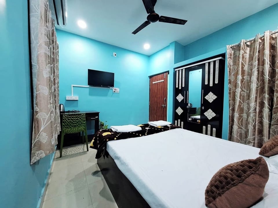 Classic Double Room | Desk, laptop workspace, WiFi (free)