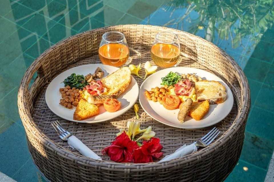 Deluxe Villa, 2 Bedrooms, Private Pool | Breakfast meal